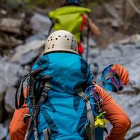 Gambar Type D Carabiner With Lock Professional Climbing Carabiner D Shape Mountaineering Buckle Hook Safety Lock Outdoor Survival Gear dari ROYYANBOTAKK 64DB undefined 4 Tokopedia