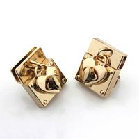 Gambar 1pcs Metal Heart Shape Turn Lock Special Twist Lock Clasp for Handbag Bag Purse Luggage Hardware Closure Bag Parts Accessories dari ANAK HAYAMM43 undefined 4 Tokopedia