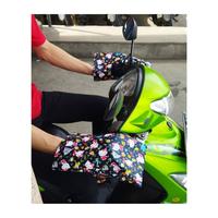 Gambar Sarung Tangan Stang Motor Pelindung Kulit Tangan Panas Matahari Satamo Sarstang Motor Matic Pelindung Sinar UV Matahari Anti Panas Waterproof Dilengkapi Tali Universal Cocok Dipakai Semua Motor Sarung Tangan Pengendara Motor Motif Cocok Untuk Pria Wanita dari Autoku undefined 3 Tokopedia