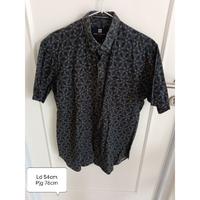 Gambar [size L] Preloved baju kemeja pria lengan pendek slim fit atasan cowok salt and pepper motif dari amorette-preloved undefined 1 Tokopedia