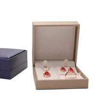 Gambar Box Jewelry Perhiasan Box Perhiasan Emas Kotak Perhiasan Emas 1 Set  Jewelry Gift Box Kotak Set Perhiasan - Emas dari GudangDeal undefined 5 Tokopedia