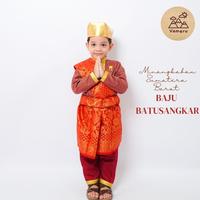 Gambar (Langsung Diproses) Pakaian Adat Minangkabau Anak Sumatera Barat Minang Padang Laki Laki | Grab/Gosend dari tokosharri undefined 3 Tokopedia