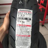 Gambar BAN LUAR MOTOR T33 R BATTLAX UKURAN 170/60-17 TUBELESS TL TAHUN PRODUKSI 2024 | BAN DEPAN BELAKANG | NINJA | YAMAHA R15 | HONDA CBR | VIXION | RX KING | KAWASAKI | MEGA PRO | DUAL COMPOUND dari Mr. Ban undefined 3 Tokopedia