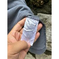 Gambar Kaos Carhartt Dark Grey Second Original dari STUFF GOODS COMPANY undefined 4 Tokopedia