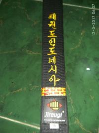 Gambar sabuk hitam merah poom Jireugi Taekwondo belt tebal premium black dari aniutami700 undefined 4 Tokopedia