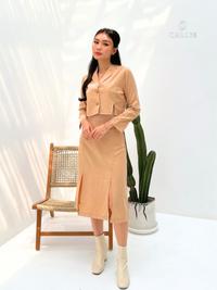 Gambar CALLY.INC | One Set Rok Dan Atasan Setelan Wanita Kekinian Pakaian Kantor Wanita Blazer Korean Style Rok Span Imlek Outfit Cheongsam Wanita Baju Kerja Wanita Pink Merah Muda Gold Emas Coklat Size S-L Haohua Set - SKIRT GOLD, L dari CALLY INC undefined 4 Tokopedia