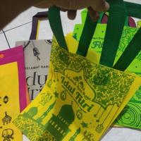 Gambar NEW PROMO [Lusinan / 12 pcs] Tas Hampers Bingkisan Parcel Lebaran Idul Fitri 2025 Ukuran Jumbo/Besar/Kecil 20x25 25x35 30x40 35x45 Untuk Kantong Belanja Lipat tile Souvenir Sembako, Hantaran Besek Berkat Paper Bag Box Nasi Kotak, Plastik Snack Bento Anak dari Jay_Storee564 undefined 3 Tokopedia