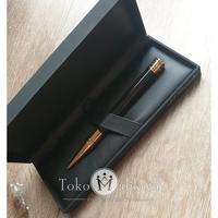 Gambar Ballpoint / Pulpen ST Dupont D-Initial Black Gold 265202 dari Halal &amp; Co undefined 2 Tokopedia