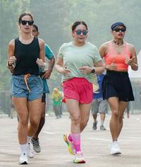 Gambar kacamata running Nagita Sunglass Wanita Goodr Polarized Kacamata Pink dari sportteen undefined 1 Tokopedia