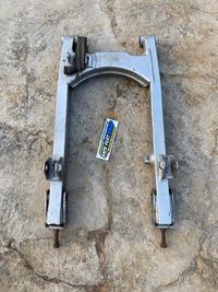 Gambar SWING ARM MEGAPRO PRIMUS HIU ORIGINAL LEPASAN UTUH NORMAL LAYAK PAKAI SUPIT MEGAPRO GL PRO SECOND ORI dari tembakouumld undefined 3 Tokopedia