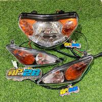 Gambar REFLEKTOR LAMPU DEPAN DAN SEIN MIO SPORTY 5TL 1 SET KOMPLIT MODEL 2 MATA MIO THAILAND / TERMURAH LAMPU DEPAN DAN SEN MIO SPORTY 5 TL KOMPLIT PLUS BOHLAM DAN SOKET MODEL CUSTOM QUEEN dari Lyasta store undefined 2 Tokopedia