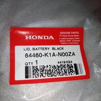 Gambar 64460K1AN00ZA Tutup aki Lid Battery Honda Beat F1 LED 2020-2024 ESAF ori AHM dari wajahsnnva undefined 4 Tokopedia