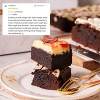 Gambar Kaluna Cakes - Fudgy Brownies Strawberry Cream Cheese Ukr. 22x10 - Brownies Panggang Cream Cheese dari Kaluna Cakes undefined 3 Tokopedia