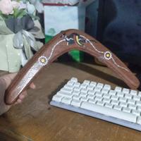 Gambar navyratrove_ boomerang premium kayu kalimantan kayu plywood bumerang tradisional variasi kangguru 2 dari Anugerah Jaya 98 undefined 2 Tokopedia