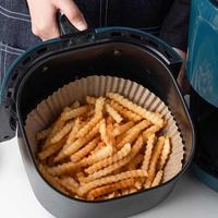 Gambar 50 PCS Kertas Alas Air Fryer Tahan Minyak Paper Liner Oilproof 16cm - Coklat dari FLYMALL undefined 2 Tokopedia
