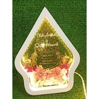 Gambar [DISKON] Mahar akrilik gunungan murah menggunakan frame gunungan dan wayang ukuran 30x40 cm free custom tema dan warna bunga termurah, elegant dan simple cocok untuk kado wedding dan mahar pernikahan [TERLARIS] dari Isnaini store 2873 undefined 3 Tokopedia