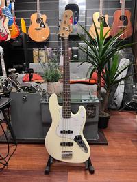 Gambar Fender Standard Jazz Bass Guitar, Laurel FB, Olympic White dari Daily Music Store undefined 1 Tokopedia