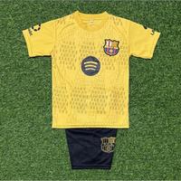 Gambar SETELAN JERSEY BOLA ANAK BARCA LAMINE YAMAL TERBARU USIA 1-15 TAHUN COD Olahraga Kaos Laki laki l anak baju  bola  cewek  9–12  tahun baju  bola  ronaldo  anak  laki  laki baju  timnas  anak   anak jersey  barcelona  anak  laki  laki - Barca Gold, Size 18: 8thn dari TendangiN undefined 1 Tokopedia