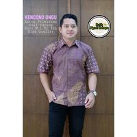 Gambar KENCONO UNGU NGUDI RAHAYU KEMEJA BATIK PRIA SOLO LENGAN PANJANG PENDEK LAPIS FURING ATASAN PREMIUM Katun - PANJANG, M dari batiksoloamanah undefined 1 Tokopedia