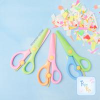 Gambar Gunting Balita Kids Tin Hao Full Plastik 2 Warna Gunting kertas Safety Scissors Gunting plastik anak Unik Pemotong Kertas dari Pepepipi undefined 1 Tokopedia