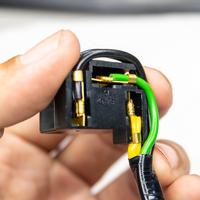 Gambar Soket Fiting Lampu H4 Copotan Original dari depiston undefined 5 Tokopedia