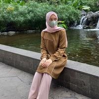 Gambar Baju Setelan Celana Wanita One Set terbaru Kekinian Aesthetic Atasan Simple Elegan Baju celana wanita Premium outfit hijab style | Yumna Set series by ZNR Muslimah | one set Wanita Remaja - dreamy pink, M dari ZNRMuslimah undefined 3 Tokopedia