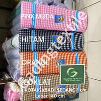 Gambar ( per 1 roll ) Kain motif kotak ABADI kecil sedang 1 cm lebar 140 cm isi 45 meter bahan alas taplak meja makan prakarya sekolah dekor dekorasi ruang ruangan craft kerajinan tangan schrunchie schruncie ikat rambut bando aksesoris fashion tutup galon - orange , 1 roll isi 45 meter dari gadingtextile undefined 5 Tokopedia