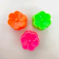 Gambar 12 Biji Cetakan Kue Bolu Kukus Putu Ayu Puding Bentuk Bunga Kamboja Jasmin Melati Rainbow Plastik - Besar 7cm dari Sumber Baking Tools undefined 5 Tokopedia