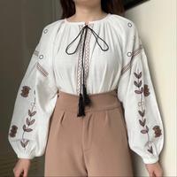 Gambar Fereya Top atasan blouse wanita korean Style by Biel the label - Krem motif jalar dari Biel The Label undefined 4 Tokopedia