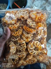 Gambar kerupuk seblak pedo rafael pedas daun jeruk 1kg Cemilan Makanan Food Snacks dari snackqueennafisha undefined 3 Tokopedia