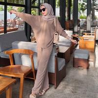 Gambar Louis Setelan atasan batwing celana cutbray (Bahan Berry Knited) - Black, M dari mrs.sheshop undefined 5 Tokopedia