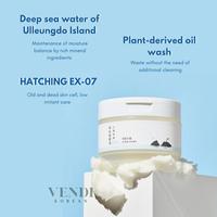Gambar ROUND LAB Dokdo 1025 | Cleansing Oil | Dokdo Cleansing Balm | Dokdo Cleansing Tissue | Birch Juice Moisturizing Cleansing Pad Oil Cleanser | Makeup Remover Sebum Pore Care 200ML - DOKDO OIL 200ml dari Glassbeadgf undefined 4 Tokopedia