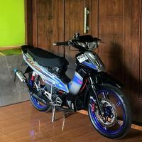 Gambar striping Motor F1ZR sporty 2003 hitam silver Striping lis stiker standar Ori Motor yamaha fizr F1zR FIZ R 2003 sporty - -, - dari Sukoraharjo stiker solo undefined 3 Tokopedia