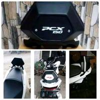Gambar Honda PCX Behel Sandaran Jok PCX New 150/160 Senderan PCX Aksesoris Motor Bahan Empuk Tampilan Keren Best Seller Best Price Garansi - PCX 150, hitam dari Dualimashp undefined 2 Tokopedia