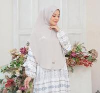 Gambar Jasmine | Hijab Kerudung Instant Jilbab Khimar - Seroja Khimar Jasmine - 01 Grape Shake, XL dari Lidiahadiwinoto.id undefined 3 Tokopedia