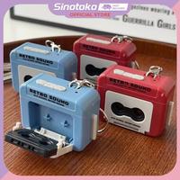 Gambar Gantungan Kunci Retro Kotak Musik Mini – Perekam Suara dengan Desain Tape Recorder Radio Player, Hadiah Unik Romantis untuk Pasangan & Sahabat, Cocok sebagai Pendant - biru dari Sinotoko undefined 1 Tokopedia