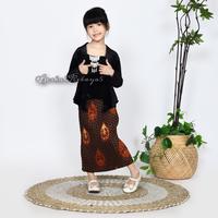 Gambar Kebaya Bludru Kutu Baru Anak / Kebaya Anak Perempuan ( Warna Lengkap, Size Lengkap ) - Hitam, Baby dari BerkahKebaya5 undefined 2 Tokopedia
