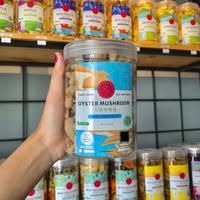 Gambar Oyster Mushroom Crunchy I Keripik Jamur Tiram Premium 850 ml Cemilan dari serigale.id undefined 5 Tokopedia