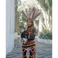 Gambar NEW PRODUK BAJU ADAT DAYAK FULL SET AKESORIES // PAKAIAN TRADISIONAL DAYAK //  BAJU DAYAK WANITA DEWASA FULL SET TERLARIS - Ld 100 dari HH Star undefined 2 Tokopedia
