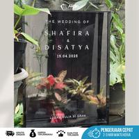 Gambar Kotak Mahar Hitam Elegan | Cover Bening Transparan | Box Seserahan Custom | FRAME MAHAR AKRILIK PREMIUM SLIDING | BEBAS CUSTOM TULISAN UKURAN 40 X 30 X 6 CM - 25 x 30 x 6cm, 3MM NAMA CATIN dari Akrilo Creations undefined 3 Tokopedia