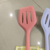 Gambar Sutil Spatula Slot / Bolong Bahan Silikon Panjang 29cm -  Kitchenware dari Toko aman shop undefined 4 Tokopedia