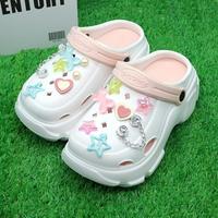 Gambar Sandal wanita fashion dengan sol tebal 8CM, dilengkapi dengan gesper sepatu kartun yang lucu, sandal EVA anti-selip yang tahan lama, warna putih merah muda, harga terjangkau.(AKS26-50) - Putih+Pink+AKS26, 36-37 insole 23.5cm dari BMN911 undefined 1 Tokopedia