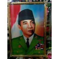Gambar Gambar 3 dimensi Ir.Soekarno dan bingkai ukuran 40x60cm - Soekarno 2, 40x60cm dari Raditya olshop jogja undefined 3 Tokopedia