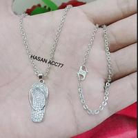 Gambar kalung perhiasan emas wanita dewasa model sandal/Titanium/viral Gold Elegan - sandal silver dari HASAN ACC77 undefined 2 Tokopedia