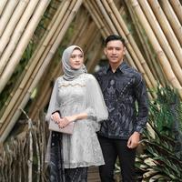 Gambar Couple Kebaya Brukat Luna Series Kemeja Pria Batik Katun Modern Baju Wisuda Lamaran Tunangan Bridesmaid Kondangan Elegan Engagement Mewah - ROSE, KEMEJA L dari Tisha Fashion_NEW undefined 4 Tokopedia