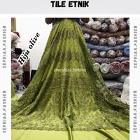 Gambar (TERBARU) TILE ETNIK MOTIF MEWAH ELEGAN - Kain Tile Premium Tulle Etnik Motif Mewah Elegan/ Tulle Ethnic Modern Simple/ Kain Brokat Brukat Premium Meteran Mewah / Kain Tille Motif Bahan Kebaya - Putih, 1 meter dari ERA TEXTILE undefined 5 Tokopedia