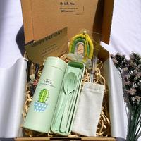 Gambar KADO ULANG TAHUN/ GIFT BOX/ KADO ULANG TAHUN CEWEK/ KADO ULANG TAHUN COWO/ BOTOL TUMBLER KAKTUS/ SET ALAT MAKAN/ FREE GIFT + KARTU UCAPAN - SET ALAT MAKAN CREAM, Pita satin dari darelia.gift undefined 2 Tokopedia