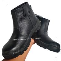 Gambar Sepatu Safety Resleting Kulit Sapi Asli Berkualitas Tahan Api Las Bengkel Pom Minyak Solar Awet Kuat Kerja Pabrik Kantor Proyek Bangunan Ujung Besi Tahan Api Las Shoes Pria - 37 dari pembuatsepatusafety undefined 4 Tokopedia