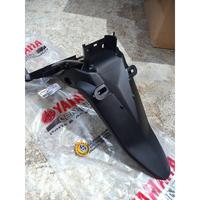 Gambar COVER BODY KASAR YAMAHA MIO SPORTY/SMILE BATOK / SLEBOR /SPAKBOR BELAKANG/ DEK KONTAK ORIGINAL YGP - BATOK BLK dari Yamaha Lancar Langgeng undefined 2 Tokopedia