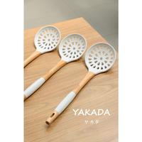 Gambar X&W Sutil Set Silicon Tahan Panas Gaggang Kayu Y-203 Putih 7 Peralatan Kitchenware Silikon BPA FREE - D. Pasta Server dari X&W undefined 3 Tokopedia